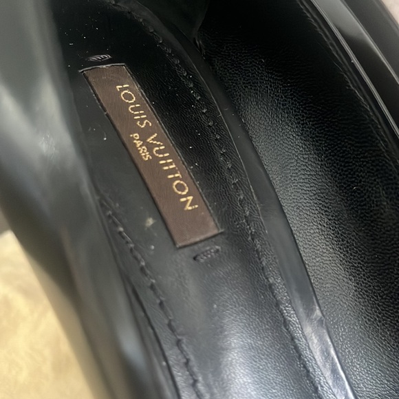 Louis Vuitton Black Glossy Leather Sensual Pumps - Picture 4 of 13